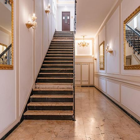 Decimo Meridio- At Spanish Steps- Рим Экстерьер фото