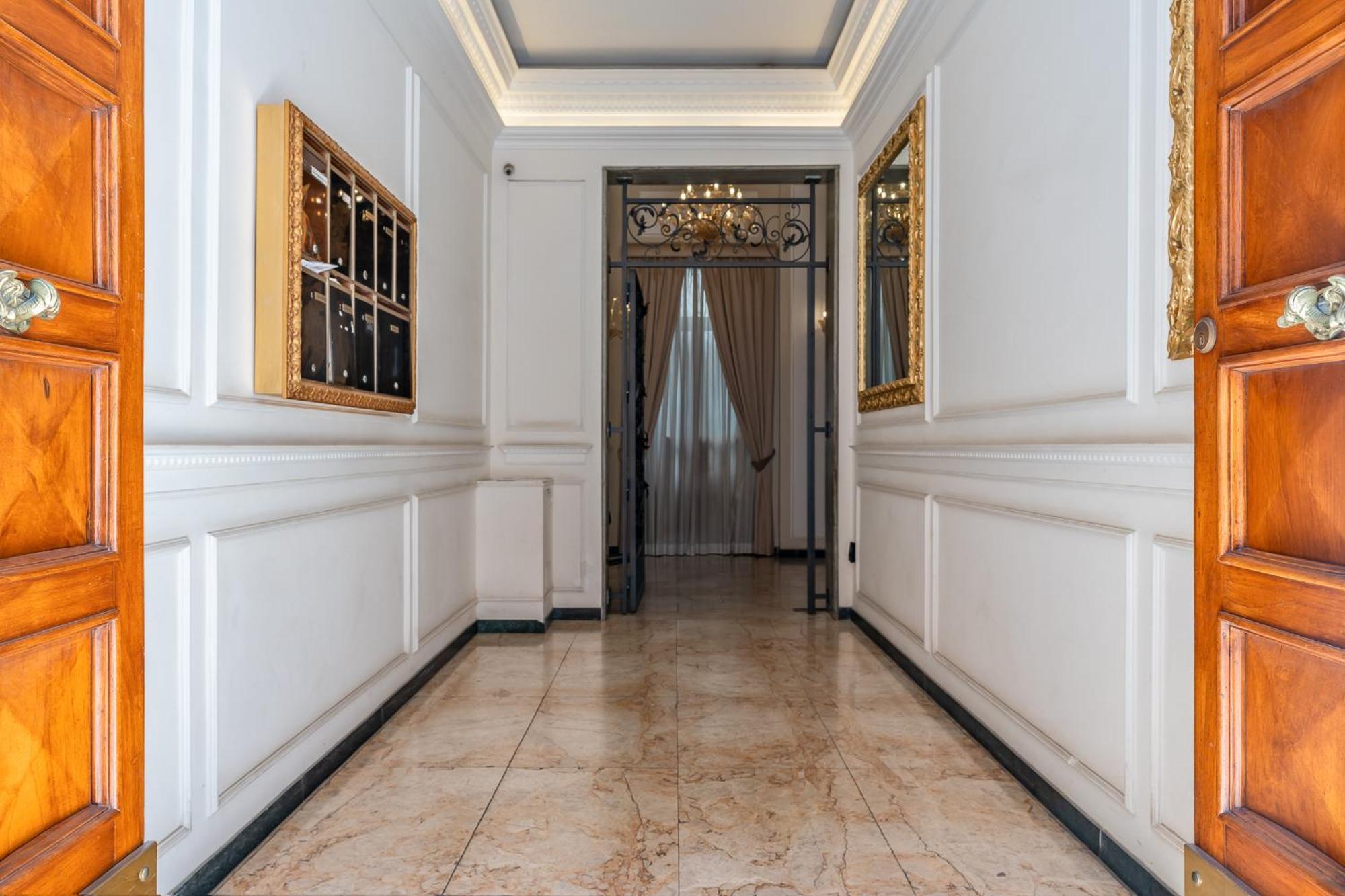 Decimo Meridio- At Spanish Steps- Рим Экстерьер фото