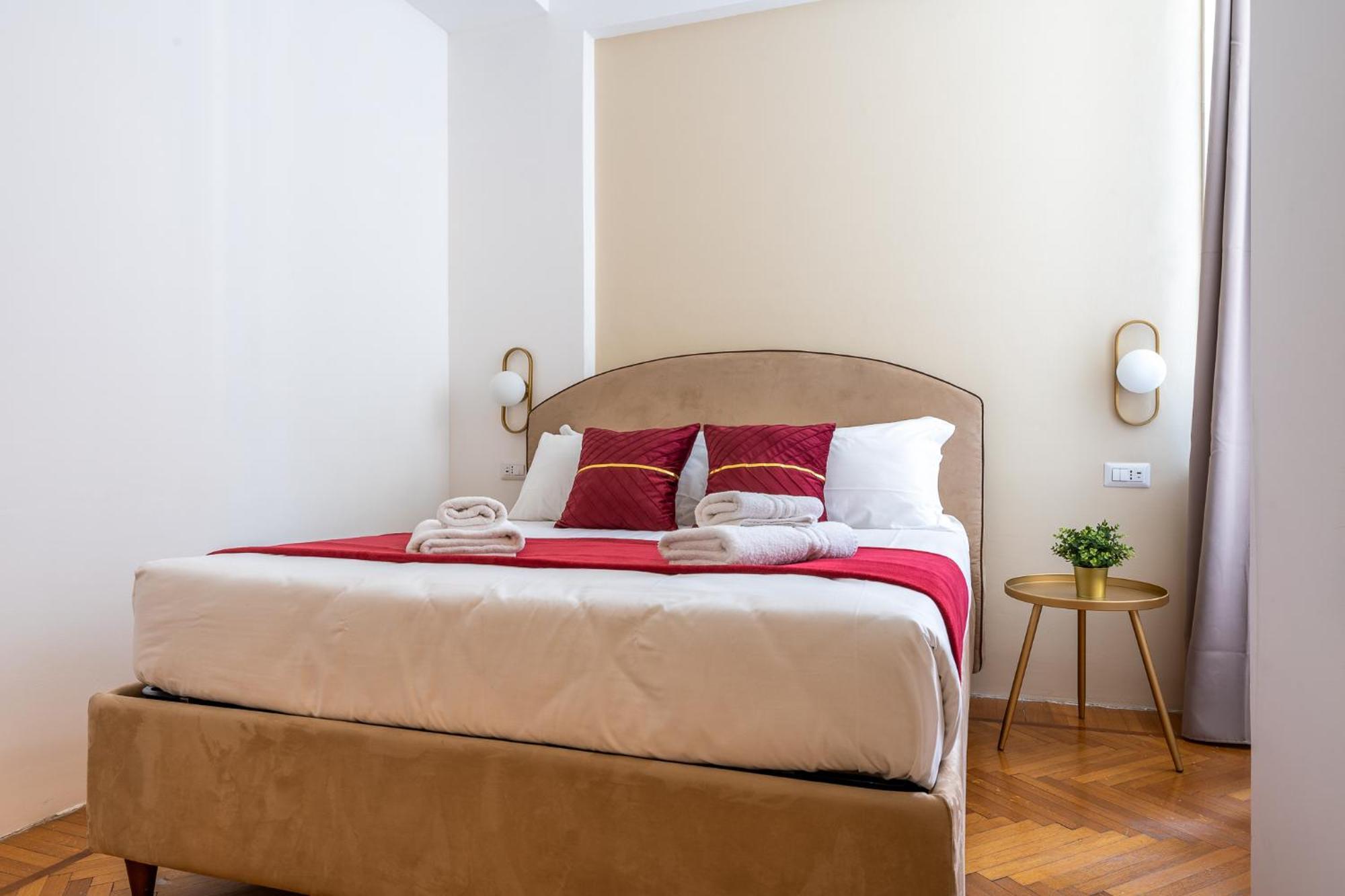 Decimo Meridio- At Spanish Steps- Рим Экстерьер фото