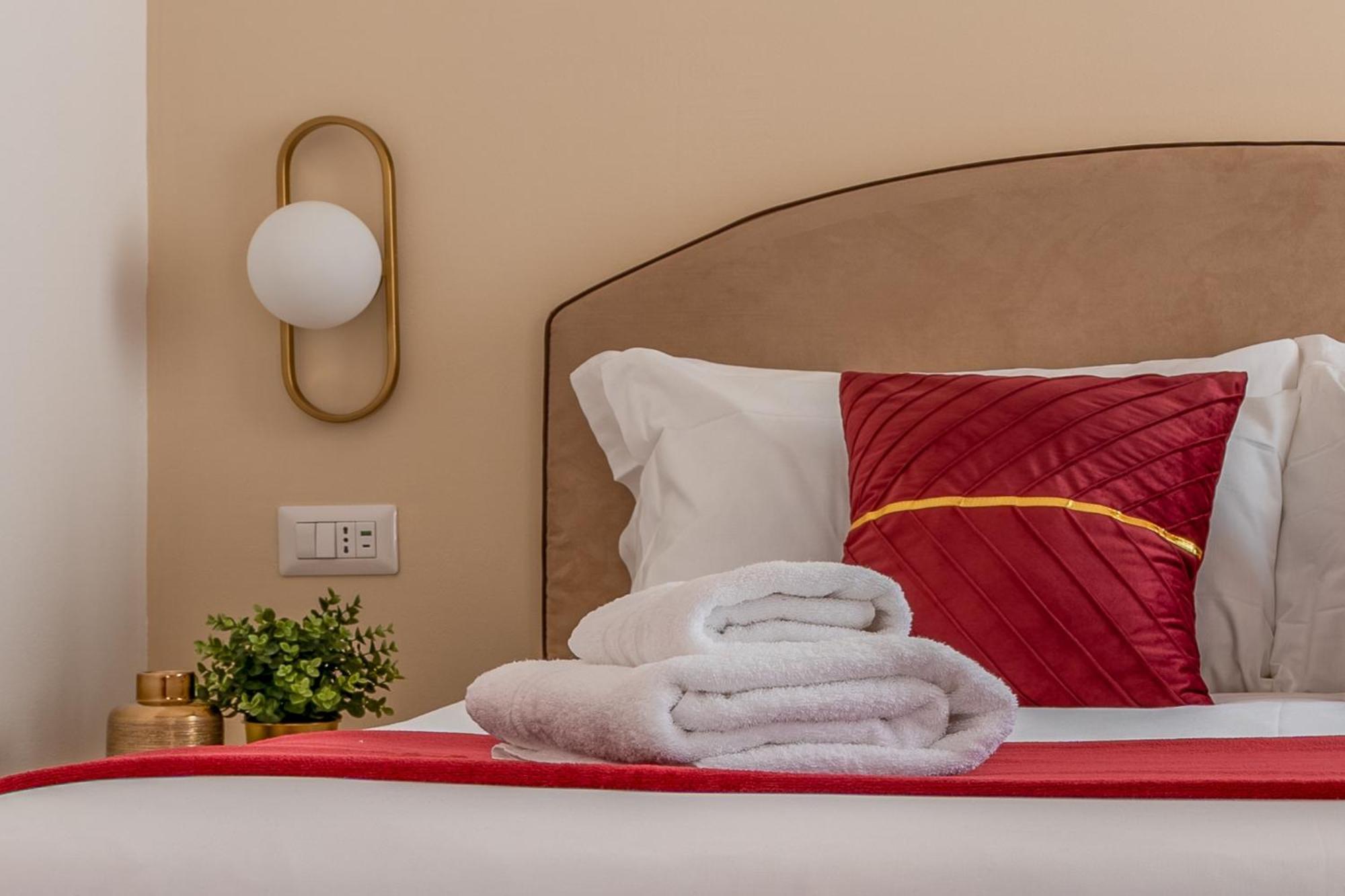 Decimo Meridio- At Spanish Steps- Рим Экстерьер фото