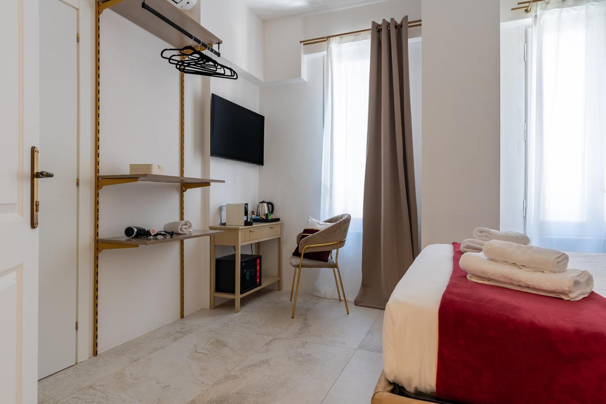Decimo Meridio- At Spanish Steps- Рим Экстерьер фото