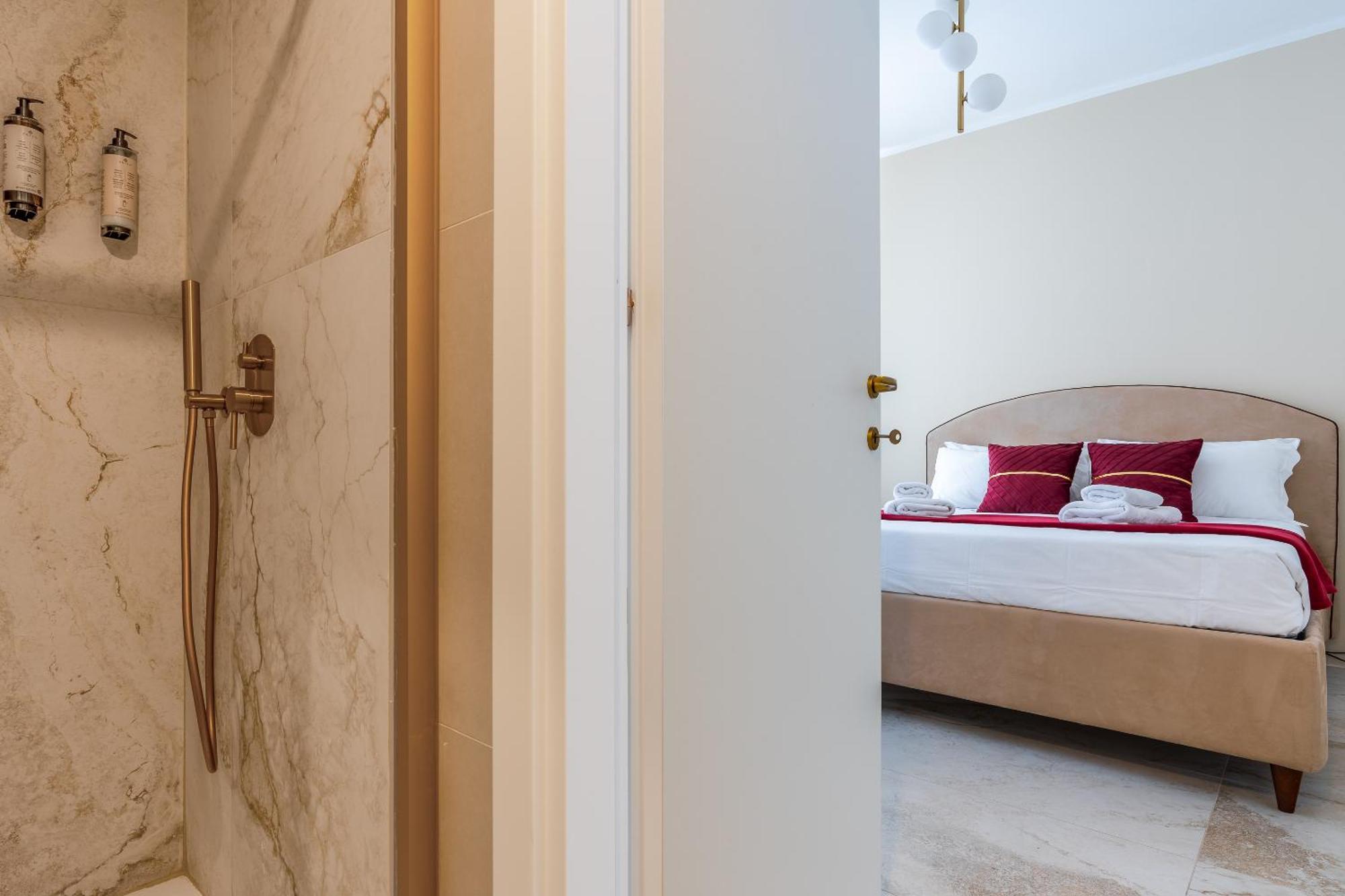Decimo Meridio- At Spanish Steps- Рим Экстерьер фото